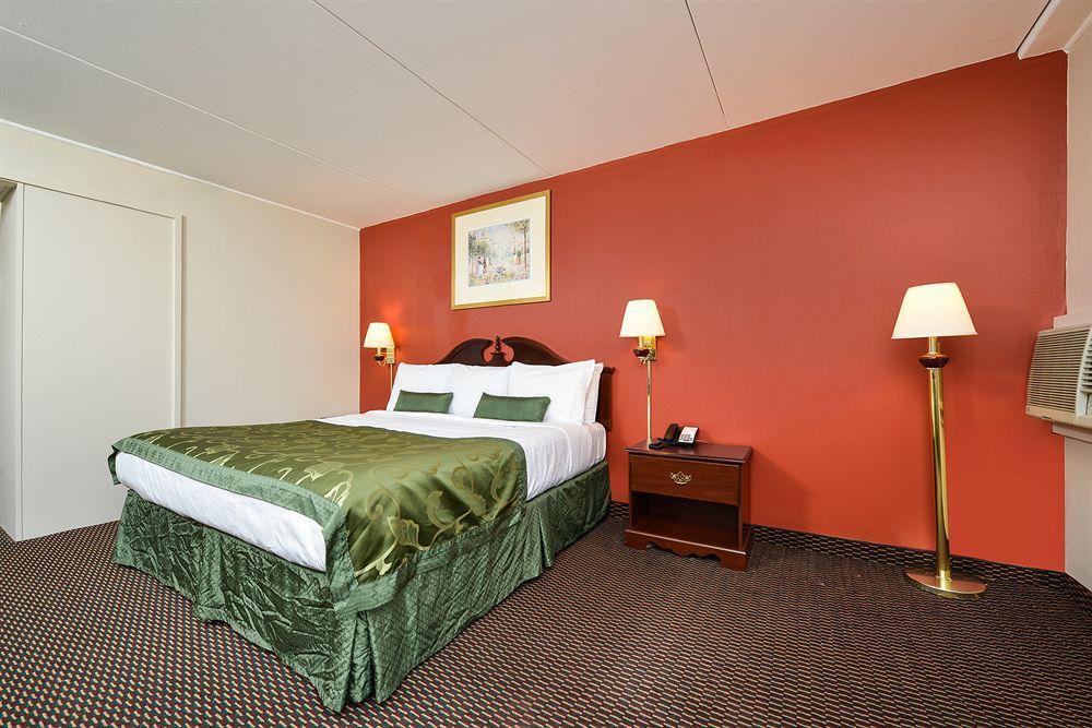 Center Street Value Inn Оберн Екстер'єр фото