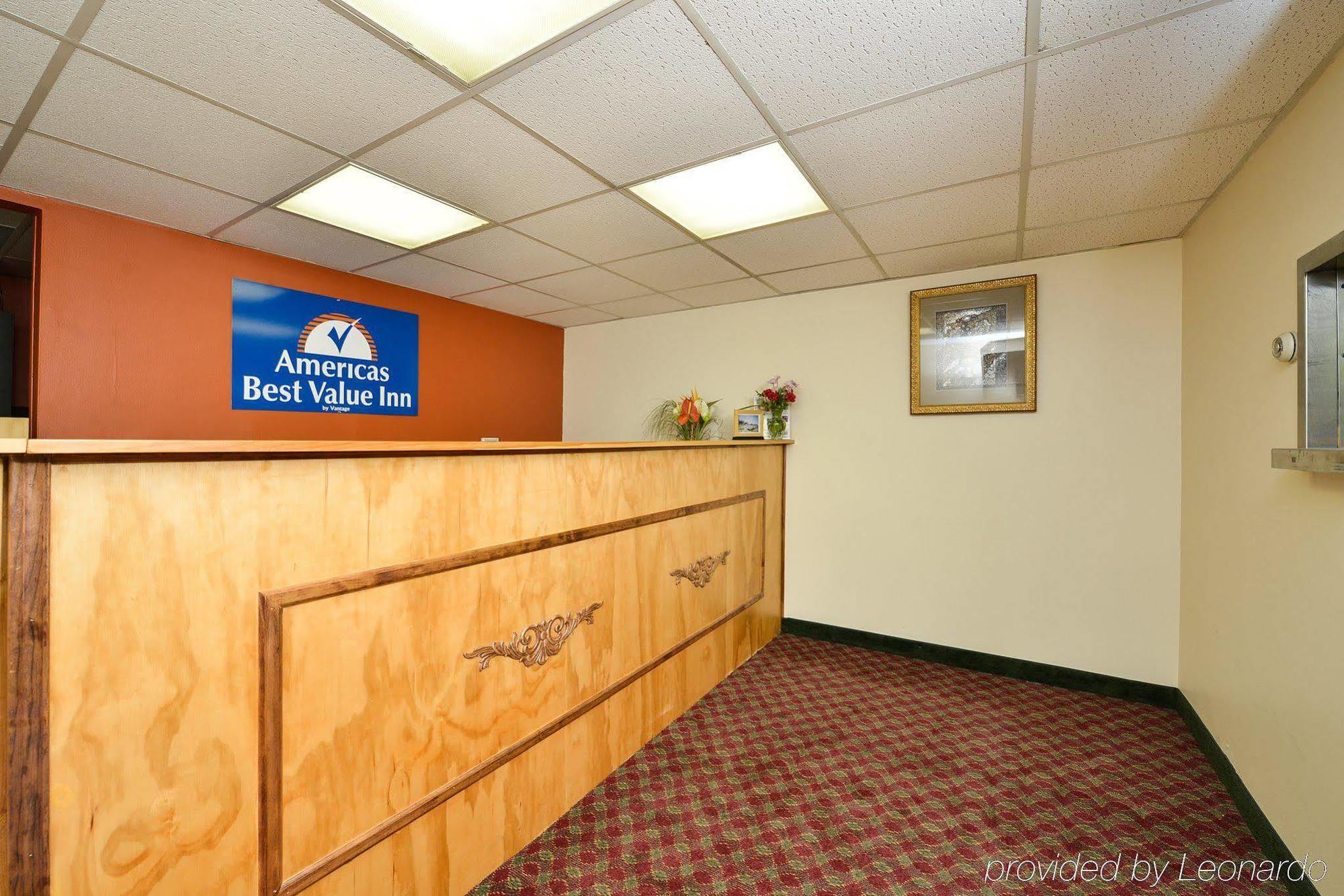 Center Street Value Inn Оберн Екстер'єр фото