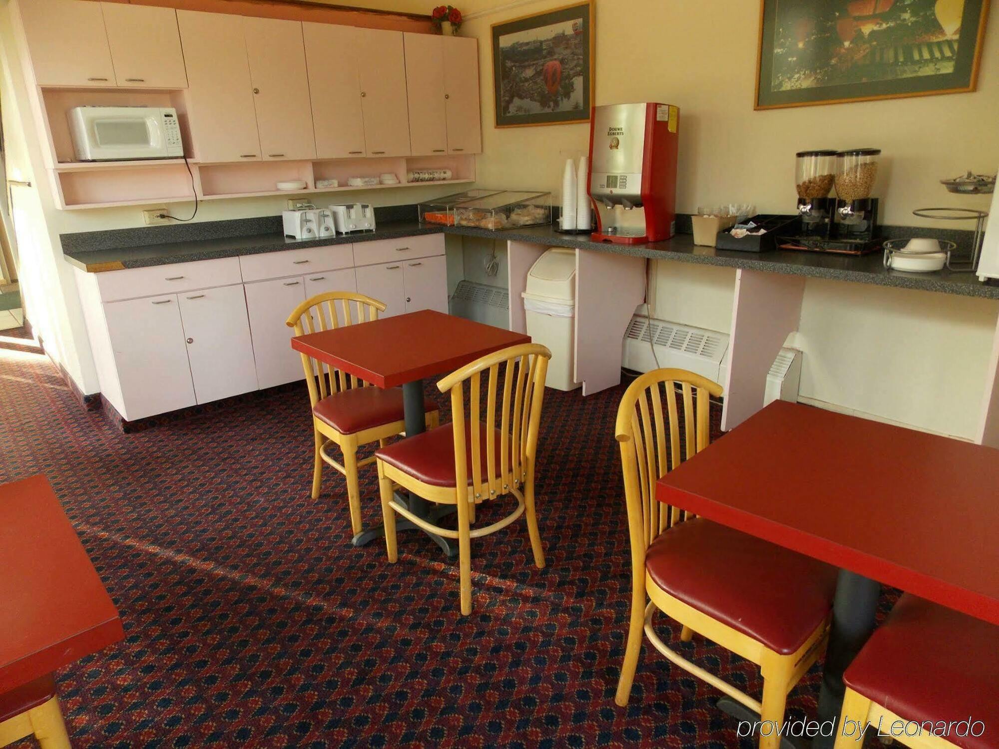 Center Street Value Inn Оберн Екстер'єр фото