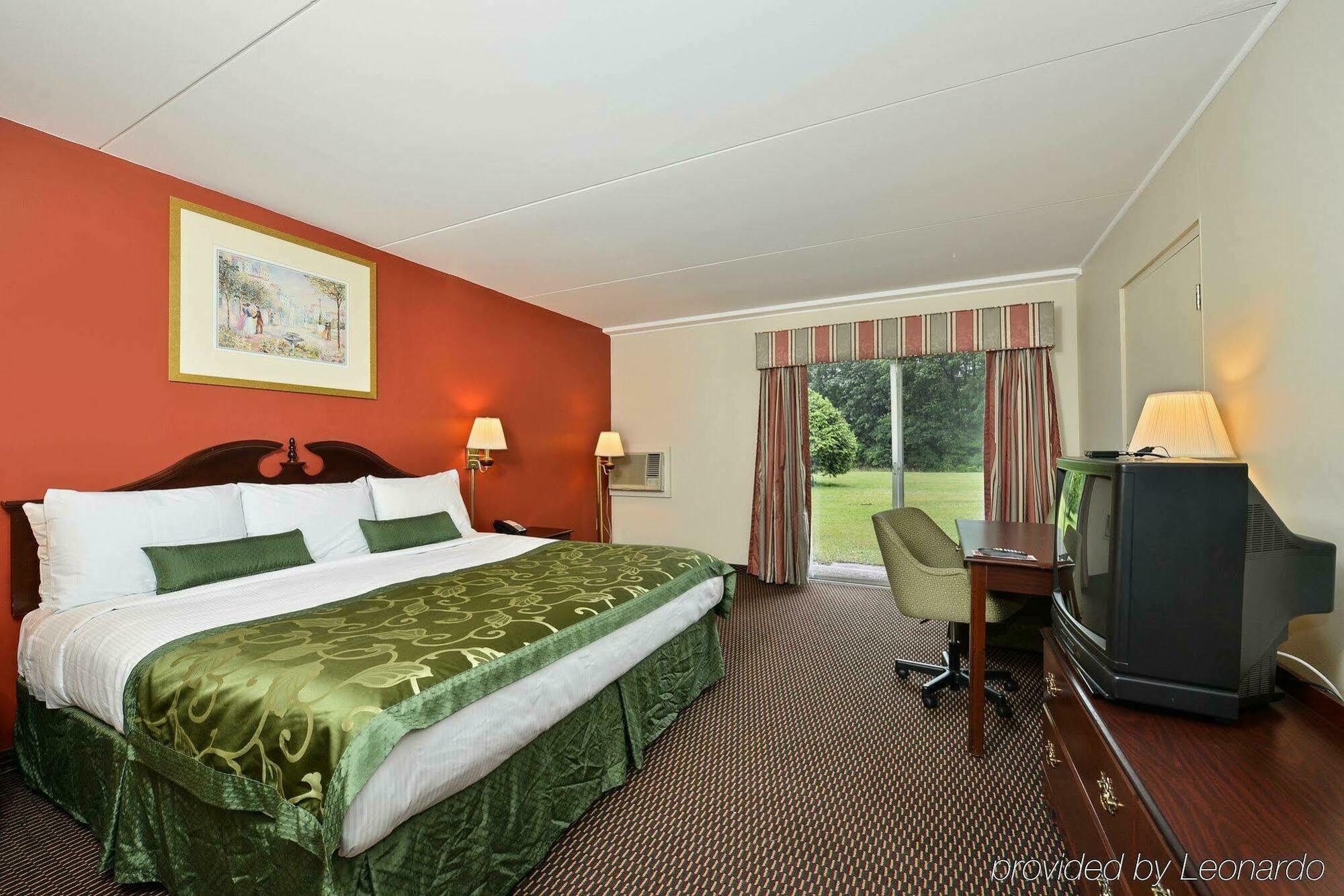 Center Street Value Inn Оберн Екстер'єр фото
